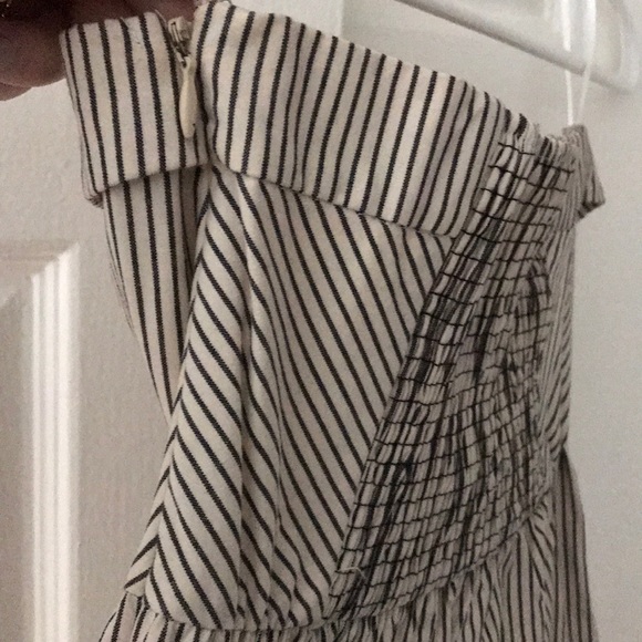Pinstripe dress with pockets! - Picture 6 of 6